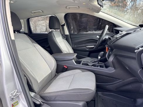Used 2017 Ford Escape SE image 19
