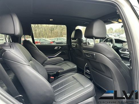 Used 2020 BMW X7 xDrive40i w/ M Sport Package AWD/4WD image 34