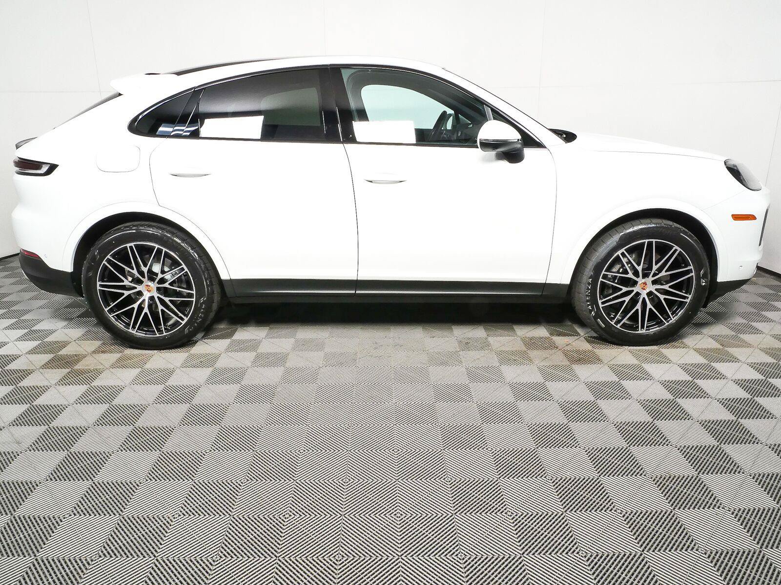 New 2026 Porsche Cayenne Coupe AWD/4WD image 29