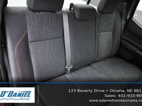 Used 2016 Toyota Tacoma TRD Off-Road AWD/4WD image 40