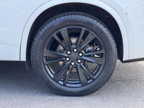 Used 2023 Cadillac XT6 Premium Luxury w/ LPO, Floor Liner Package AWD/4WD image 9