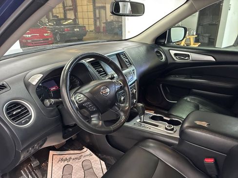 Used 2020 Nissan Pathfinder SL AWD/4WD image 8