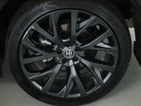 Certified 2025 Toyota Crown Signia AWD/4WD image 41