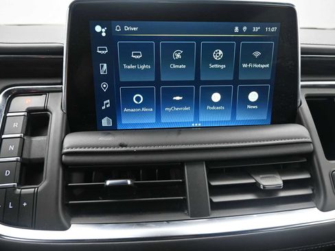 Used 2024 Chevrolet Suburban LT image 23