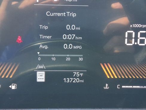 Used 2025 Kia Carnival image 7