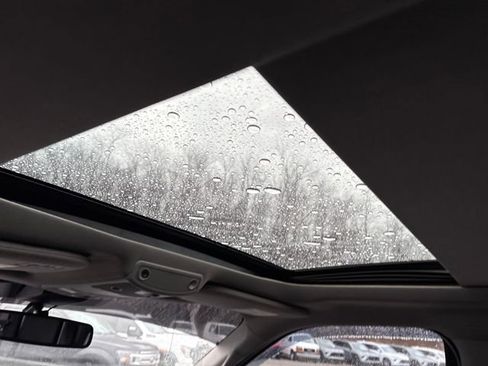 Used 2018 Ford F150 Lariat w/ Equipment Group 502A Luxury image 12