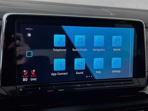 Used 2024 Volkswagen Atlas Cross Sport SE image 14