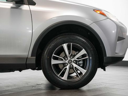 Used 2018 Toyota RAV4 XLE FWD image 9