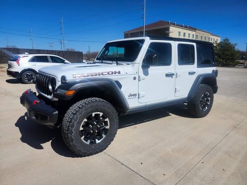 Used 2025 Jeep Wrangler Unlimited Rubicon image 1
