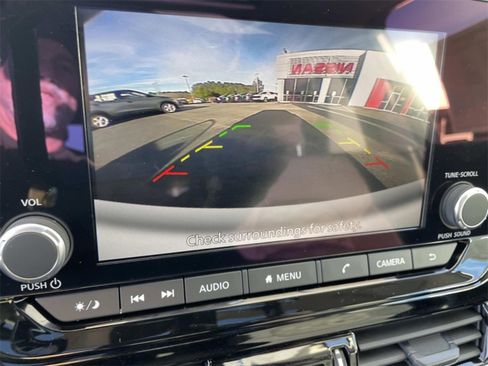 New 2025 Nissan Pathfinder SV image 18