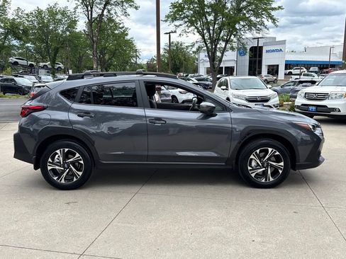 Used 2024 Subaru Crosstrek 2.0i Premium AWD/4WD image 3