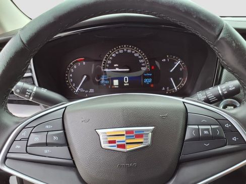 Certified 2018 Cadillac XT5 Luxury w/ Driver Awareness Package image 15