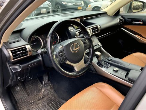 Used 2016 Lexus IS 300 AWD image 17