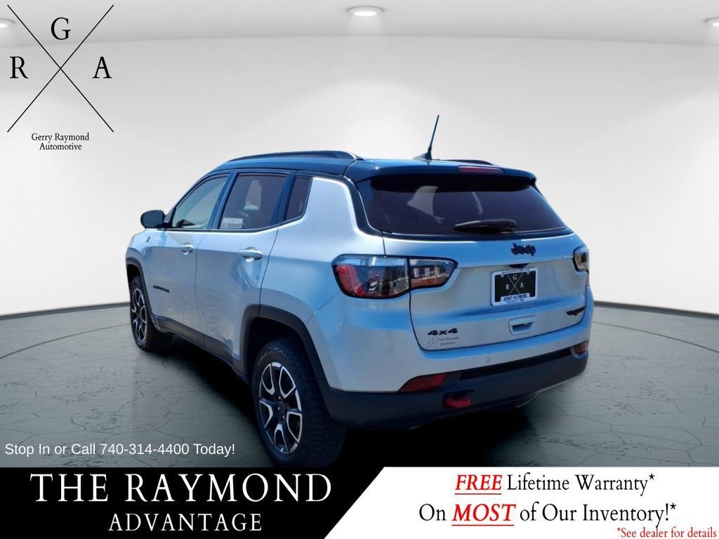 Used 2026 Jeep Compass Trailhawk AWD/4WD image 5