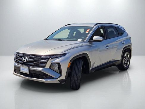 Used 2025 Hyundai Tucson SEL FWD image 8