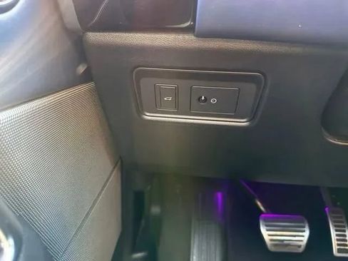 Used 2018 Land Rover Range Rover Sport HSE Dynamic AWD/4WD image 19