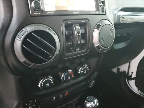 Certified 2017 Jeep Wrangler Unlimited Sport w/ Quick Order Package 24S image 19