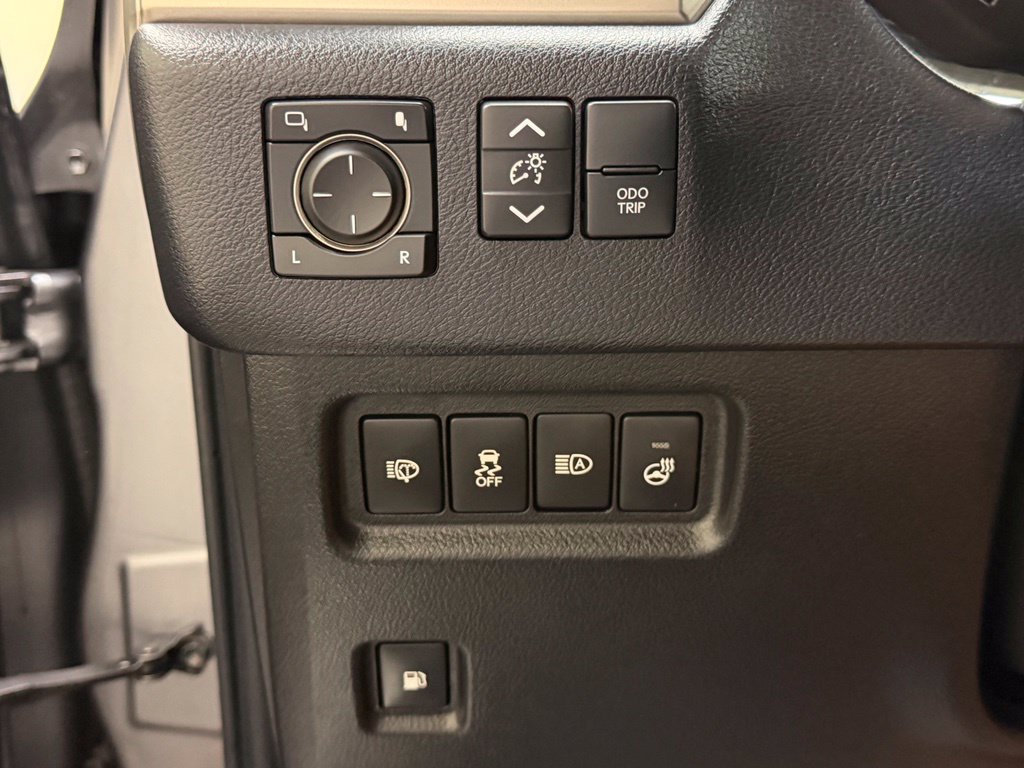 Used 2021 Lexus GX 460 Premium w/ Premium Package AWD/4WD image 17