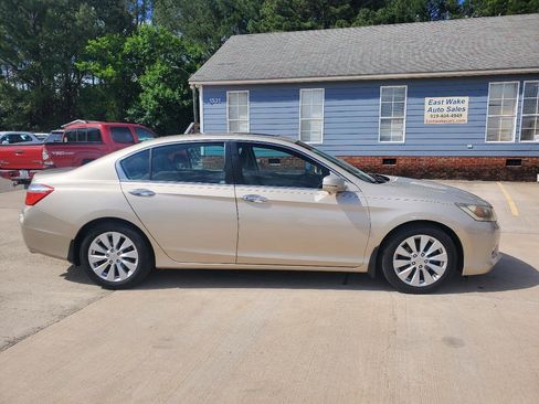 Used 2013 Honda Accord EX image 4