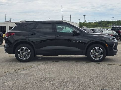 Used 2024 Chevrolet Blazer LT w/ Convenience Package FWD image 6