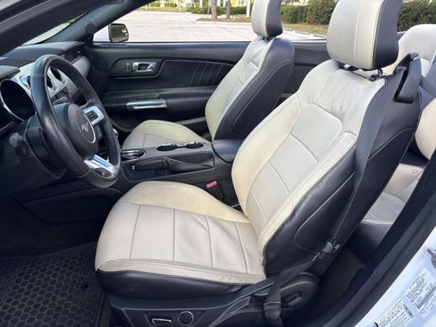 Used 2016 Ford Mustang Premium image 18