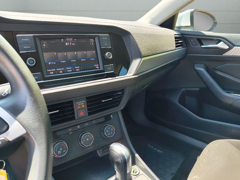 Used 2021 Volkswagen Jetta S image 17