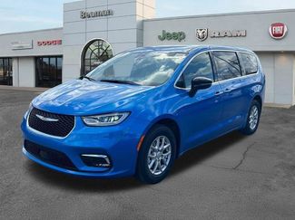 New 2026 Chrysler Pacifica Select FWD video 3