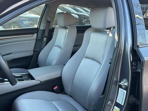 Used 2018 Honda Accord LX image 10