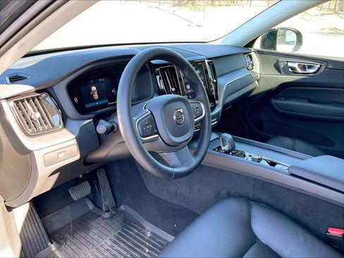 New 2025 Volvo XC60 B5 Core w/ Protection Package Premier image 8