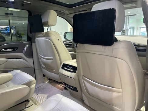 Used 2021 Cadillac Escalade ESV Premium Luxury Platinum image 42