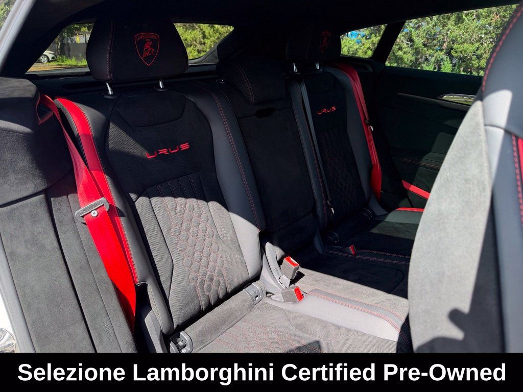 Used 2024 Lamborghini Urus Performante AWD/4WD image 44