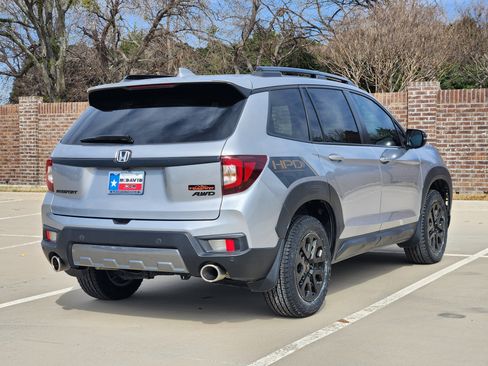 Used 2023 Honda Passport TrailSport image 6