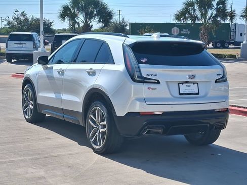 Used 2023 Cadillac XT4 Sport w/ Enhanced Visibility Package FWD image 4