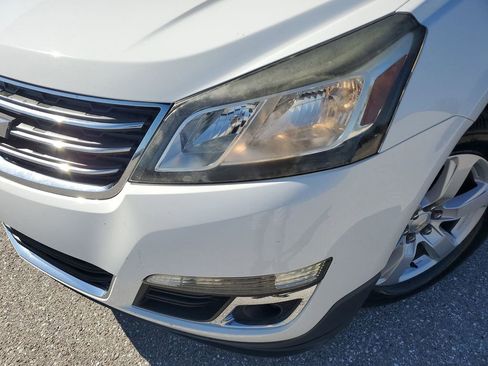Used 2016 Chevrolet Traverse LT w/ Style and Technology Package image 16