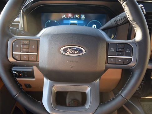 Used 2024 Ford F250 Lariat w/ Sport Appearance Package AWD/4WD image 8