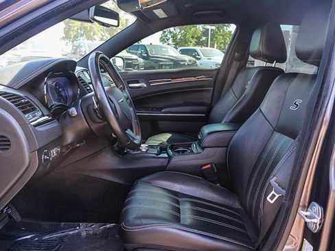 Used 2018 Chrysler 300 S image 18