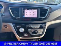 Used 2023 Chrysler Voyager LX FWD image 18