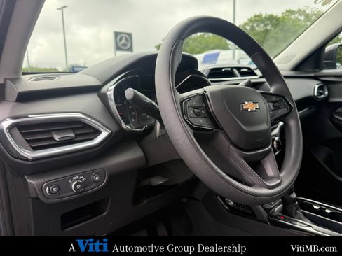 Used 2023 Chevrolet TrailBlazer LT AWD/4WD image 17