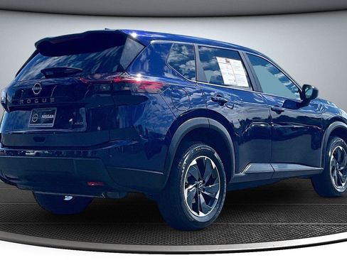 Used 2025 Nissan Rogue SV AWD/4WD image 7