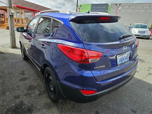 Used 2011 Hyundai Tucson GLS image 5
