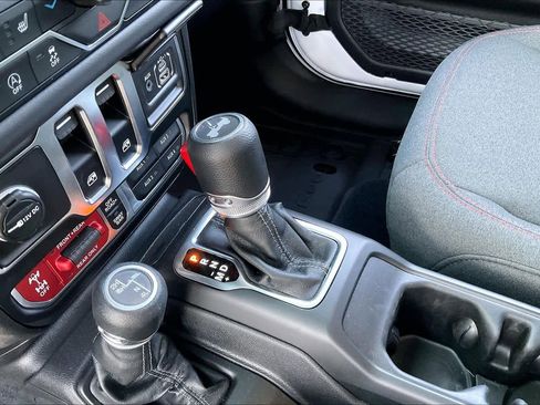 Used 2026 Jeep Wrangler Rubicon AWD/4WD image 16