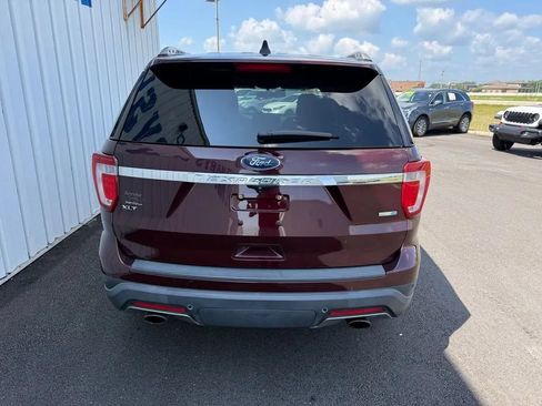 Used 2018 Ford Explorer XLT w/ Class II Trailer Tow Package AWD/4WD image 6