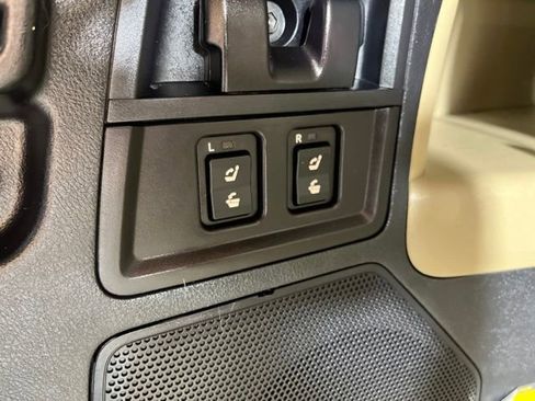 Used 2017 Toyota Sequoia Platinum RWD image 55