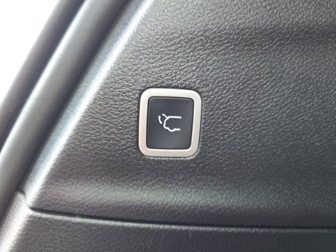 Used 2024 Chrysler Pacifica Touring-L w/ S Appearance Package image 28