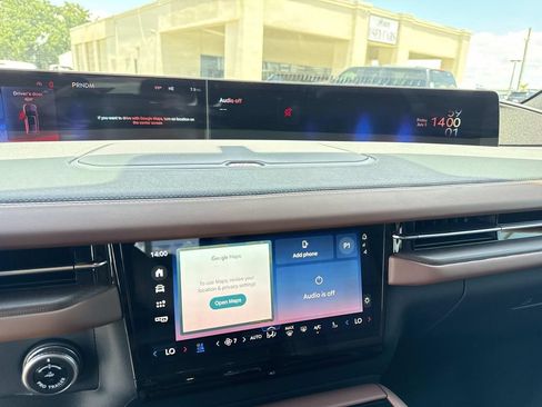 New 2026 Lincoln Navigator Reserve AWD/4WD image 24