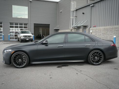 Used 2023 Mercedes-Benz S 580e 4MATIC Sedan w/ AMG Line image 13
