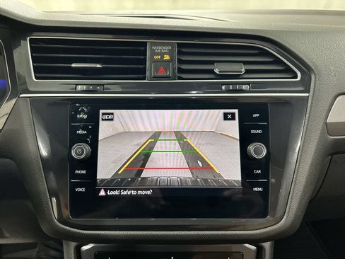 Certified 2024 Volkswagen Tiguan SE R-Line AWD/4WD image 15