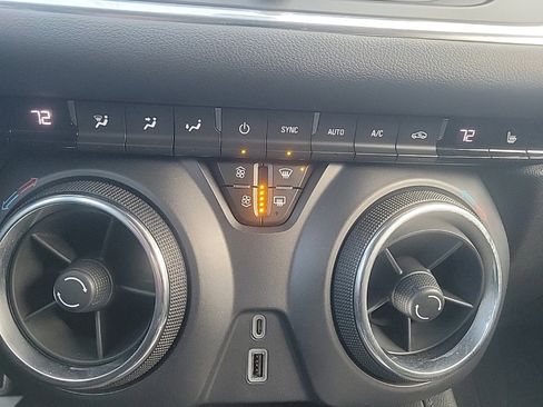 Used 2019 Chevrolet Blazer LT image 15