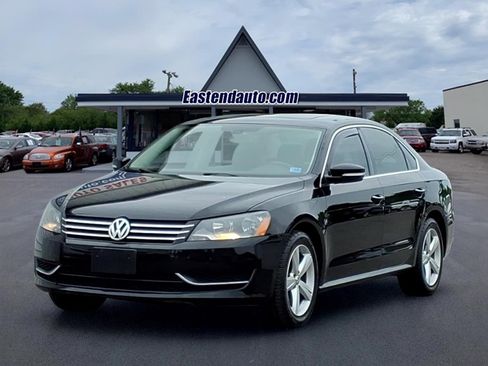 Used 2012 Volkswagen Passat 2.5 SE FWD image 1