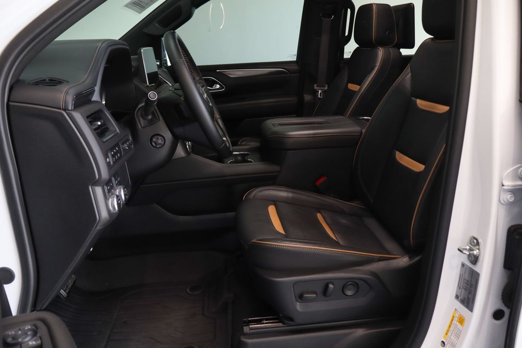 Used 2024 GMC Yukon AT4 w/ Technology Package AWD/4WD image 18